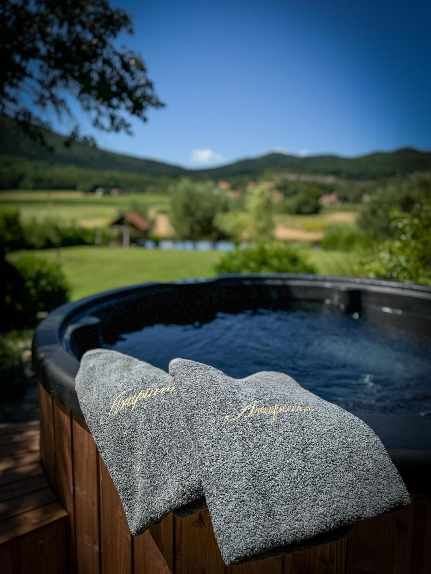 Villa House Arupium - Hot Tub Otočac Exterior foto
